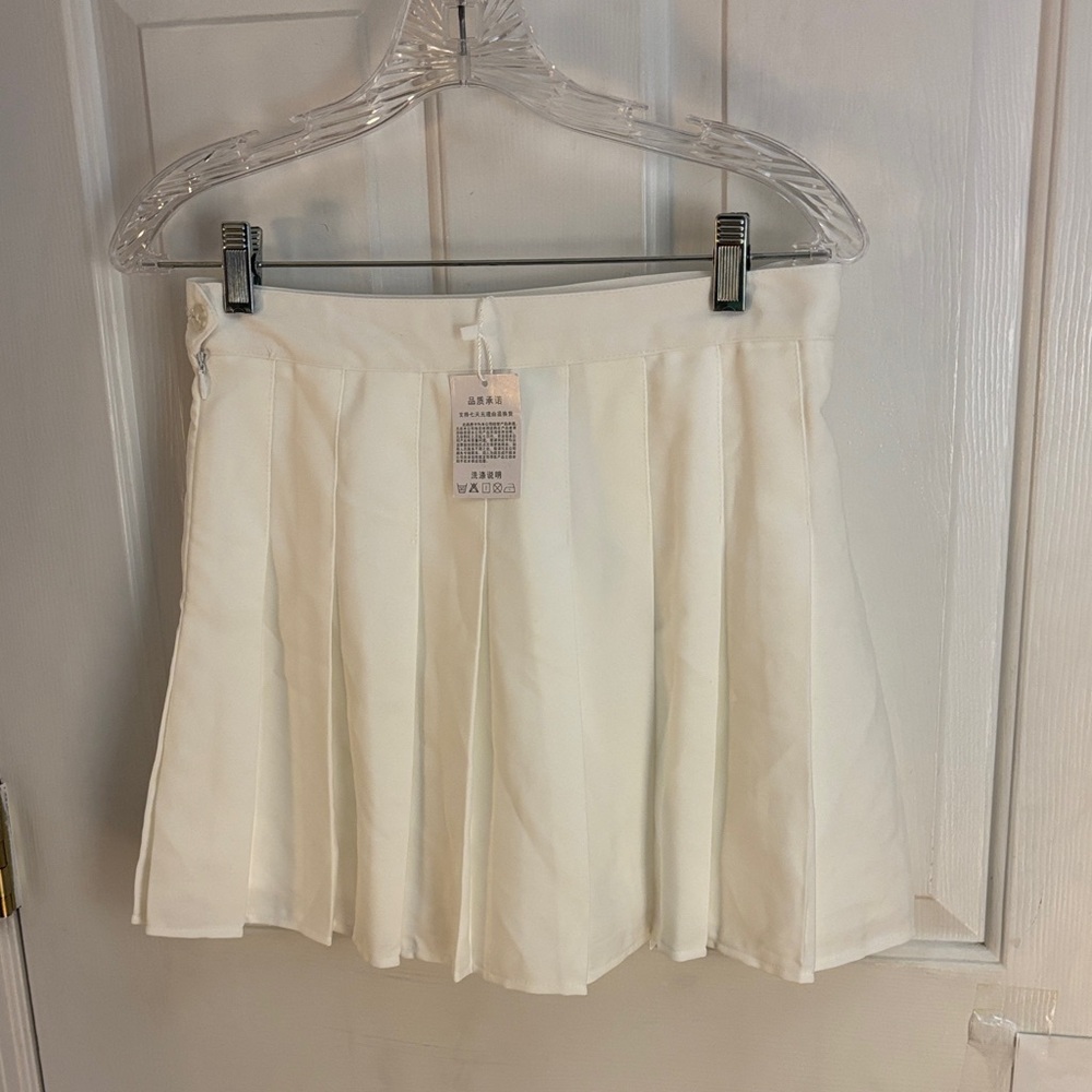 NWT White Pleated lined Mini Skirt